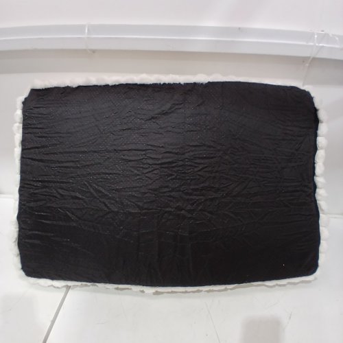 COZY KISS FAUX FUR DOG BED WITH NON-SLIP BOTTOM FOR SMALL DOGS - 30" X 20" X 6" - CREAM (MODEL: COZYKISS2025) image 3