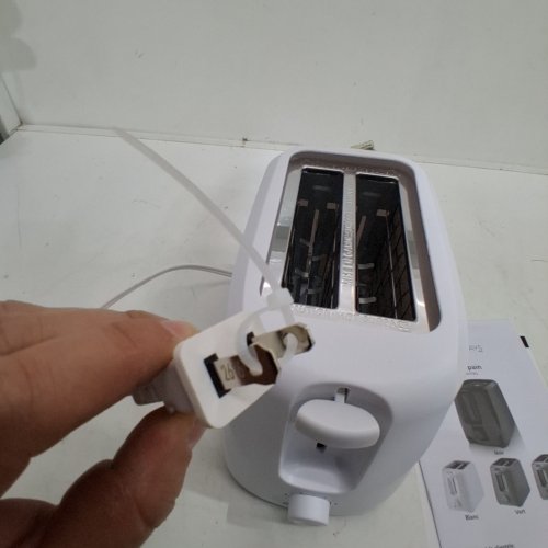 MAINSTAYS 2-SLICE TOASTER WITH 6 SETTINGS & CANCEL FEATURE - WHITE image 2