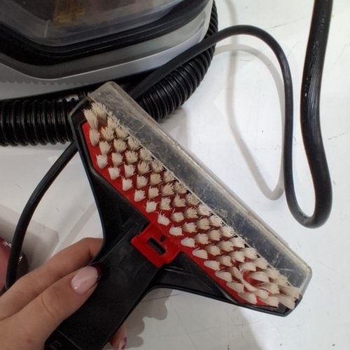 HOOVER CLEANSLATE PLUS PORTABLE CARPET CLEANER - RED/SILVER - (MODEL:FH14050V) image 4