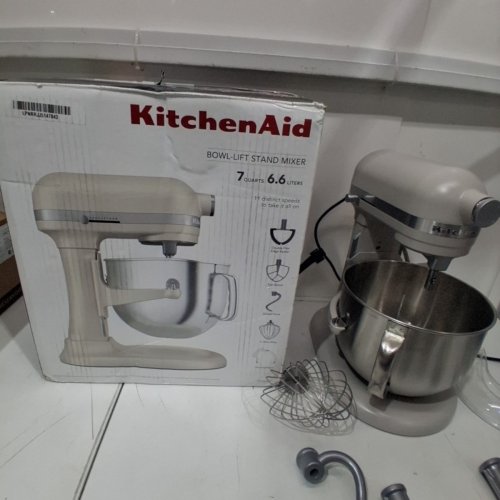 5PC KITCHENAID BOWL-LIFT STAND MIXER WITH 4 MIXING TOOL ATTACHMENTS AND POURING SHIELD - MILKSHAKE (MODEL: KSM70SKXXMH) image 6