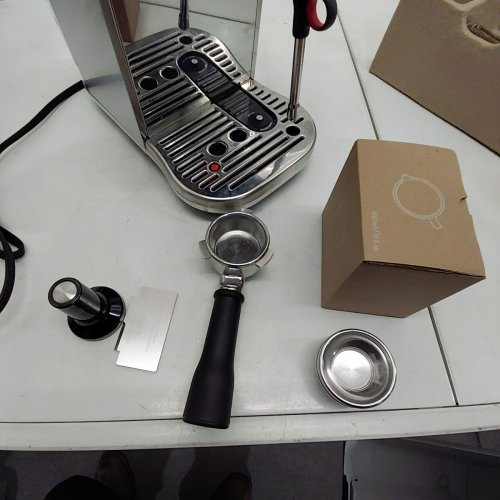 BREVILLE THE BAMBINO PLUS COMPACT CAFE QUALITY ESPRESSO MACHINE - STAINLESS STEEL - (BES500BSS) image 4