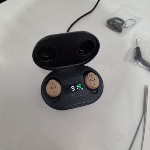 AIR CONDUCTION HEARING AIDS WITH VOLUME CONTROL AND CHARGING CASE - RED/BLUE (MODEL: HYK-V1) image 2