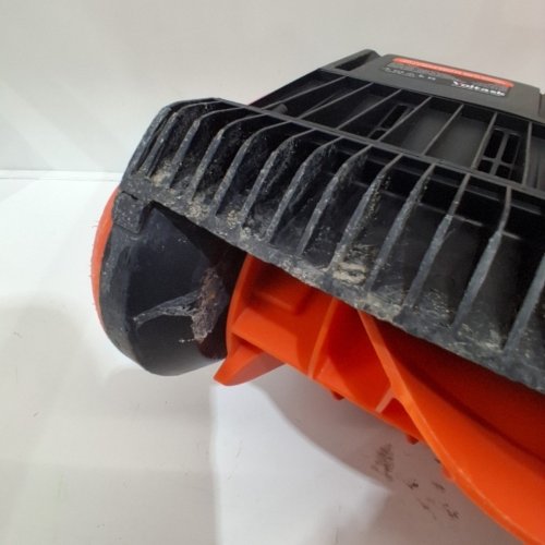 VOLTASK CORDLESS ELECTRIC SNOW SHOVEL WITH CHARGER - 13" - 24V - BLACK/ORANGE - (MODEL: CSS001-130OR-CAVK/SS-20B) image 4