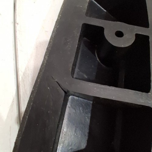 VEVOR NON-SLIP HIGH-VISIBILITY RUBBER CURB RAMP - 6" X 14.5" X 19.5"- BLACK/YELLOW (MODEL: KR-05) image 4