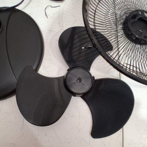 MAINSTAYS 3-SPEED STATIONARY/OSCILLATING TABLE FAN - 12" - BLACK (MODEL: TF3-30E) image 4