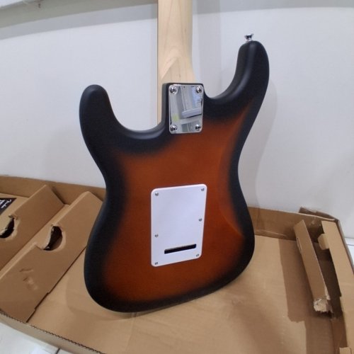 SQUIER FENDER CLASSIC VIBE 60FTS 6-STRING STRATOCASTER ELECTRIC GUITAR - 38" - 3 COLOR SUNBURST image 5
