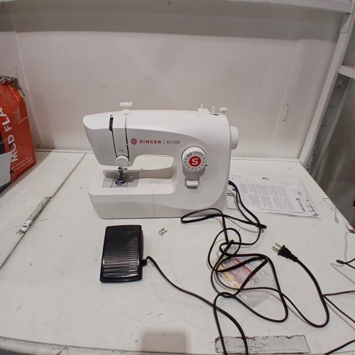 SINGER LIGHTWEIGHT & PORTABLE SEWING MACHINE WITH 45 STITCH APPLICATIONS - WHITE - (MODEL: M1150) image 3