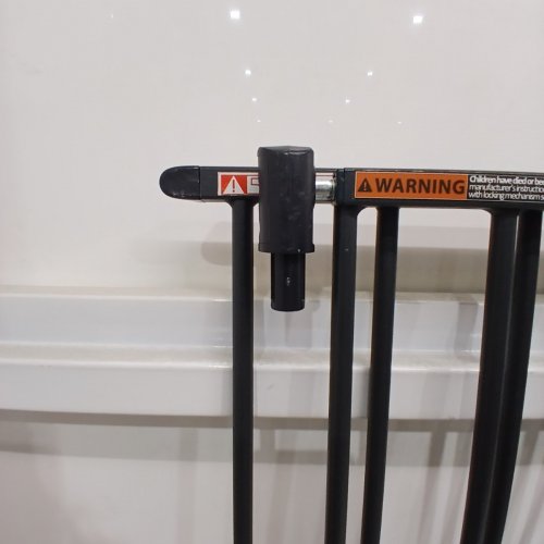 MUNCHKIN PUSH TO CLOSE™ EXTENDING METAL GATE - 28.5"-45" - BLACK (MODEL:MK001REV4) image 3