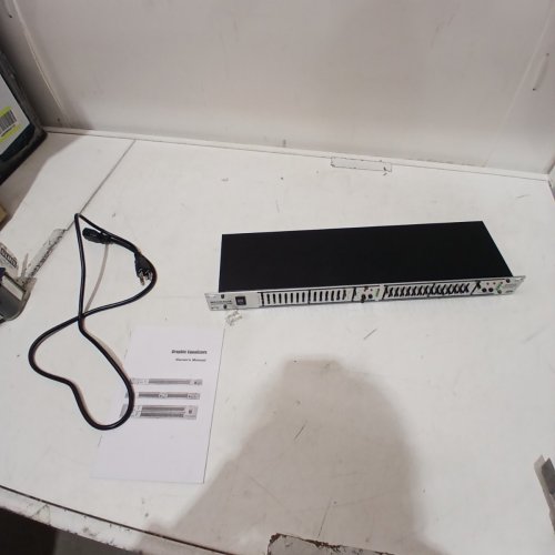 MICNAUX STEREO GRAPHIC EQUALIZER - SILVER AND BLACK (MODEL: EQ215) image 5