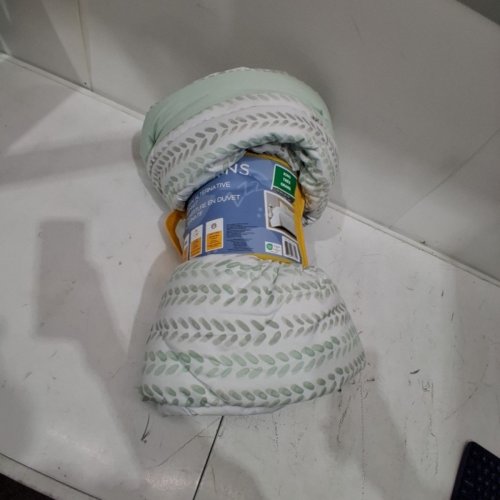 SIMMONS DOWN ALTERNATIVE BLANKET - KING SIZE - 112" X 92" - GREEN/BLUE/WHITE - (STYLE: 1877854) image 3