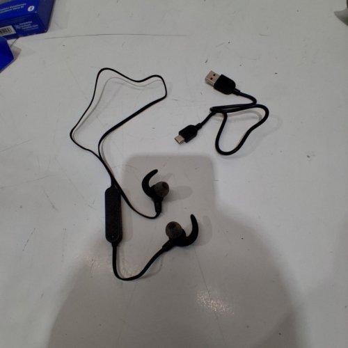 ONN. BLUETOOTH IN-EAR WIRELESS HEADPHONES - BLACK image 3