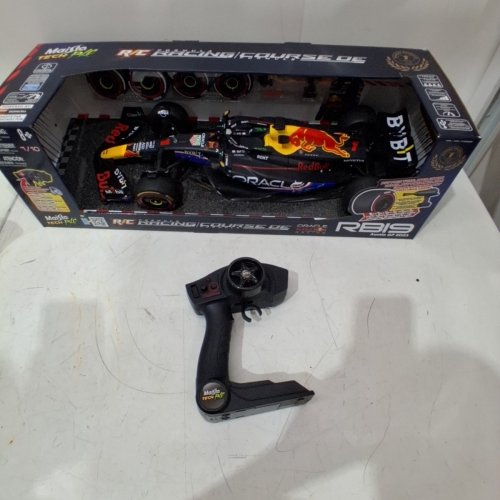 MAISTO TECH FORMULA 1 ONE MAX VERSTAPPEN #1 ORACLE REDBULL CAR - 1:10 SCALE - BLACK/RED (MODEL: 1739888) image 4
