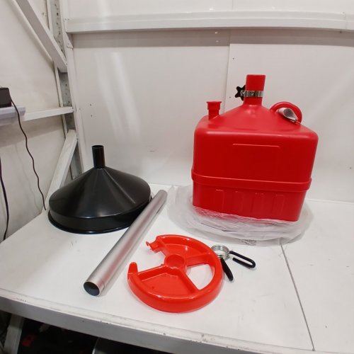 MAXWORKS PORTABLE WASTE OIL DRAIN, INDUSTRIAL TANK WITH WHEELS - 9 GALLON - RED (MODEL: 50964) image 3