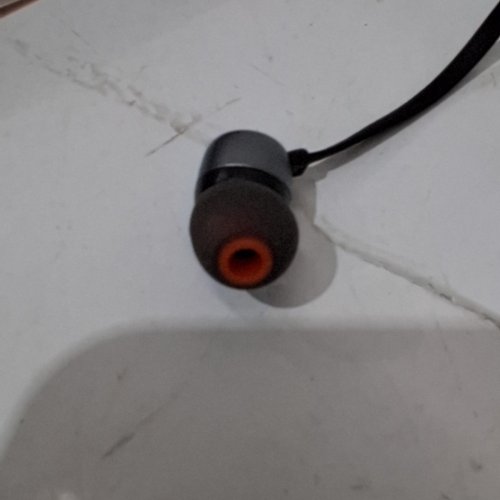 JBL TUNE 310C WIRED HEADPHONES WITH FLAT CABLE AND 3 BUTTON REMOTE AND MICROPHONE - USB-C - BLACK image 4