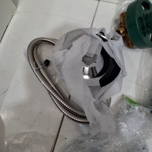 MOEN MEENA SINGLE HANDLE MODERN SHOWER FAUCET WITH HANDSHOWER AND TUB SPOUT - CHROME - (MODEL:82618BZG) image 4