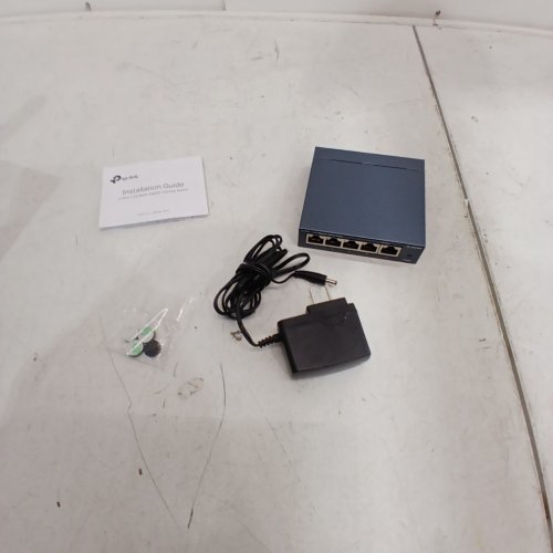 TP-LINK 5 PORT GIGABIT UNMANAGED ETHERNET NETWORK SWITCH (MODEL: TL-SG105) image 2