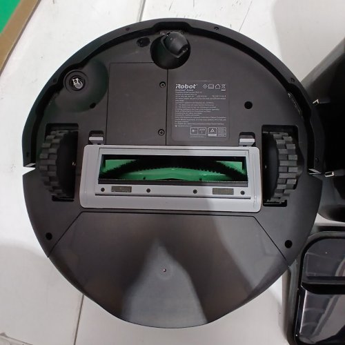 ROOMBA 105 ROBOT VACUUM WITH AUTOEMPTY DOCK - BLACK (MODEL: Q352020) image 6
