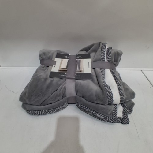 KOOLABURRA BY UGG THROW BLANKET - KING - 50" X 70" - GREY (MODEL:1972175) image 2