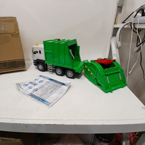 DRIVEN BY BATTAT LARGE TOY RECYCLING TRUCK FOR KIDS WITH LIGHTS AND SOUNDS - GREEN/WHITE (MODEL: WH1296C1Z) image 5