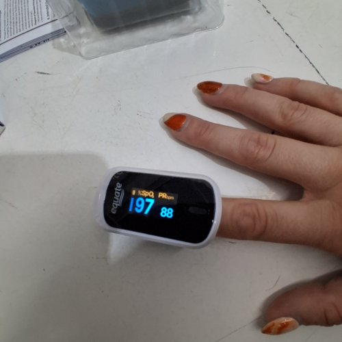 EQUATE FINGERTIP PULSE OXIMETER - HEART RATE MONITOR AND SPO2 LEVELS - WHITE (MODEL: MD300CN310) image 2