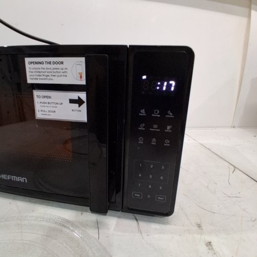 CHEFMAN COUNTERTOP MICROWAVE OVEN - 0.7 CU. FT - BLACK (MODEL: RJ55-7-V2-CA) image 3