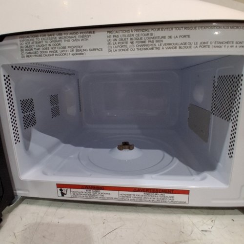 CHEFMAN COUNTERTOP MICROWAVE OVEN - 0.7 CU. FT - BLACK (MODEL: RJ55-7-V2-CA) image 8