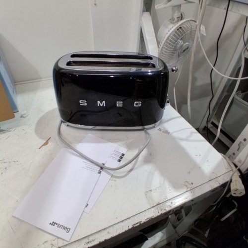 SMEG 4-SLICE 50'S RETRO STYLE LONG SLOT TOASTER - BLACK - (MODEL:TSF02BLUS) image 3