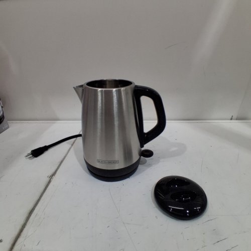 BLACK + DECKER STAINLESS STEEL ELECTRIC KETTLE - 1.7L image 3
