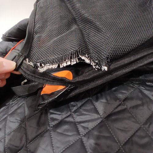 KONNAO CAR BACKSEAT EXTENDER WITH CARRY BAG & HARD BOTTOM FOR DOGS - 52" X 63" - BLACK image 2