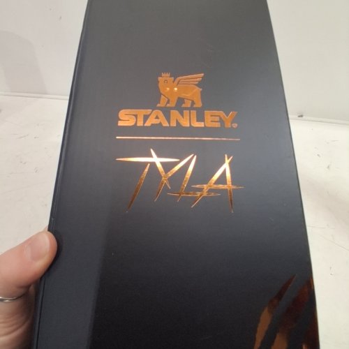 STANLEY X TYLA TYGER FLOWSTATE QUENCHER STAINLESS STEEL TUMBLER - 40 OZ - BRONZE image 2