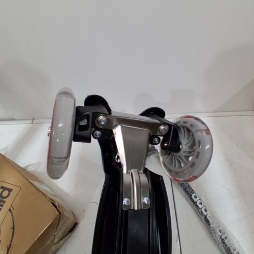 DADDYCHILD 3-WHEELED TILT CONTROL SCOOTER FOR KIDS WITH LIGHT UP WHEELS - MEDIUM, BLACK/GREY image 3