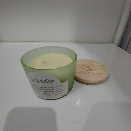 EARTH ANGEL GRANDMA SCENTED SOY CANDLE - 12 OZ - VANILLA - GREEN image 2