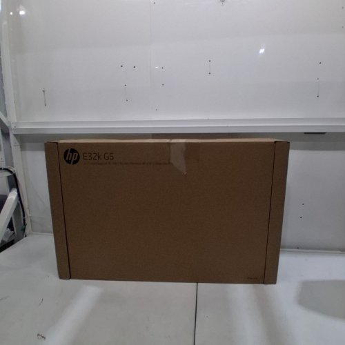HP E32K G5 32" CLASS 4 K UHD LCD MONITOR - 5MS GTG - 16:9 - BLACK/SILVER - (MODEL:6N4D6AA) image 2