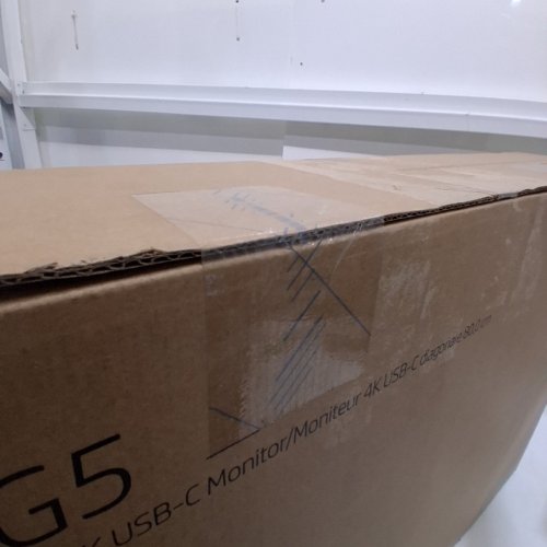HP E32K G5 32" CLASS 4 K UHD LCD MONITOR - 5MS GTG - 16:9 - BLACK/SILVER - (MODEL:6N4D6AA) image 3