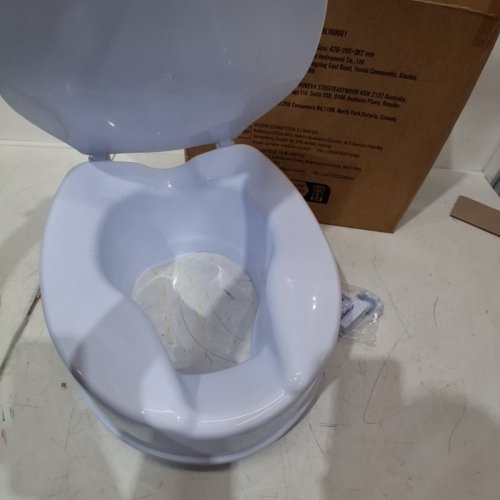 UNIVERSAL 5" RAISED TOILET SEAT WITH SCREW ROD LOCKING - WHITE - (MODEL: FBL760601) image 3
