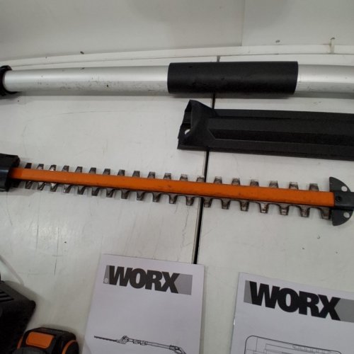 WORX POWER SHARE 2-IN-1 EXTENDABLE CORDLESS HEDGE TRIMMER - 20" BLADE/20V - ORANGE (MODEL: WG252.9 image 5