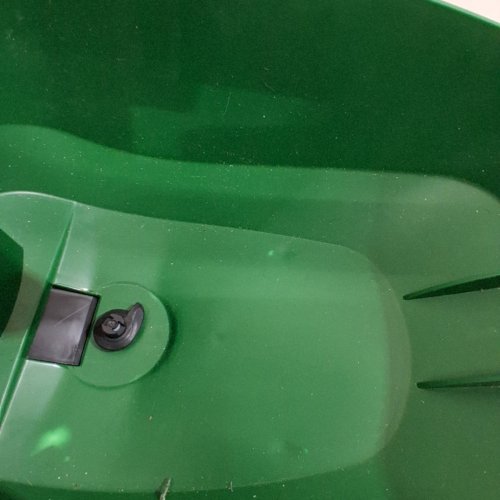 SCOTTS WIZZ BATTERY OPERATED YEAR-ROUND HAND-HELD SEED SPREADER - 500 SQ. FT - GREEN (MODEL: 71132) image 5