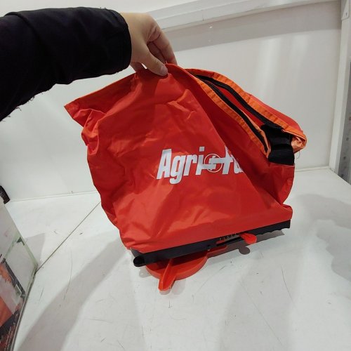 AGRI-FAB HANDHELD BAD SEED SPREADER - 25 LBS - ORANGE (MODEL: 45-0639) image 3