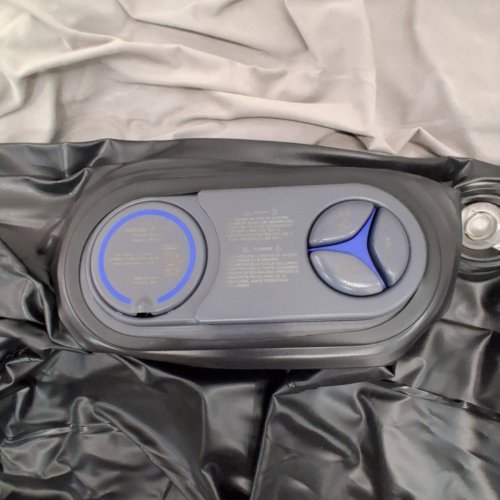 AIR MATTRESS WITH BUILT IN PUMP LEAK PROOF - TWIN - BLACK/WHITE image 5