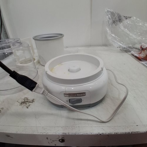 HAMILTON-BEACH ICE CREAM MAKER - 1.5QT - WHITE (MODEL: 68880) image 2