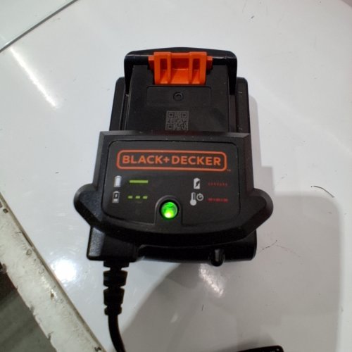 BLACK+DECKER STRING TRIMMER/EDGER - 20V 10" - BLACK/ORANGE (MODEL: LST201) image 2