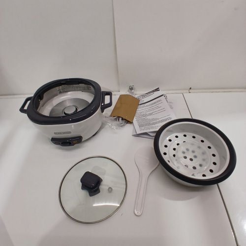 BLACK+DECKER RICE COOKER AND STEAMER - 6 CUP - WHITE (MODEL: RC506C) image 3