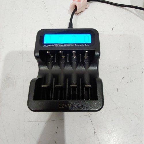 4PK CZVV RECHARGEABLE AA BATTERIES WITH SMART LCD CHARGER - 1.5 V- 3500MWH - BLACK (MODEL: Q032) image 2