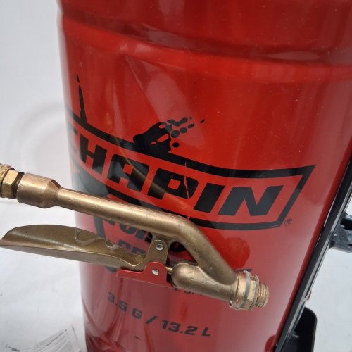 CHAPIN EXTREME INDUSTRIAL CONCRETE OPEN HEAD SPRAYER - 3.5GAL - RED (MODEL: 19054) image 4