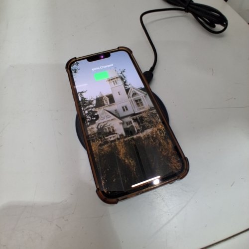 ONN WIRELESS CHARGING PAD CASE FRIENDLY - 10W - 5FT - BLACK (MODEL: WIABLK100139814) image 2