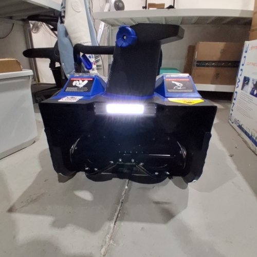 SNOWJOE 18" CORDLESS DUAL BATTERY SNOW BLOWER - 48V, 4AH, 10" CLEARING DEPTH - BLUE/BLACK (MODEL: 24V-X2-SB18) image 6