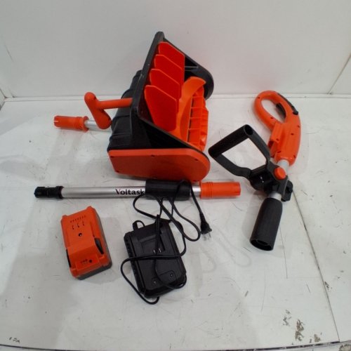 VOLTASK CORDLESS ELECTRIC SNOW SHOVEL WITH 1 BATTERY & CHARGER - 13" - 24V - BLACK/ORANGE (MODEL: CSS007-130OR-CAVK) image 3