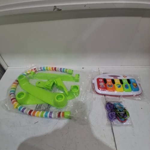 FISHER-PRICE DELUXE KICK & PLAY PIANO GYM AND MARACAS - GREEN - (MODEL: FVY57) image 2