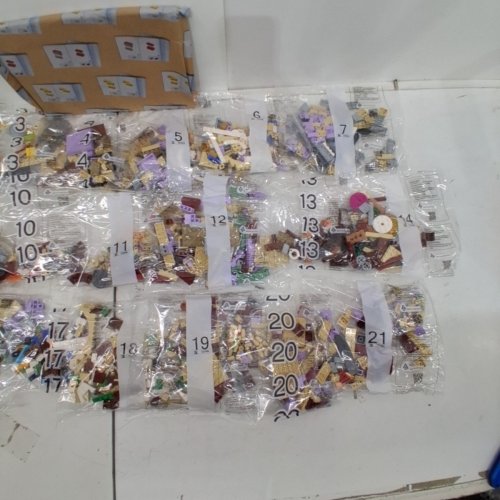 2916PC LEGO DISNEY BEAUTY AND THE BEAST CASTLE BUILDING SET (MODEL: 43263) image 5