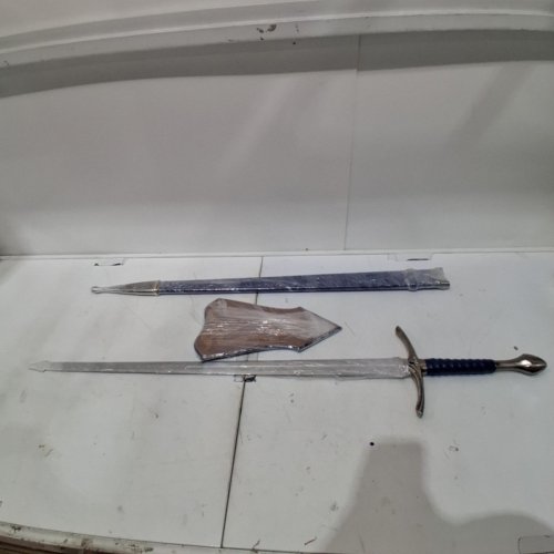 HANDMADE LORD OF THE RINGS SWORD OF GANDALF WITH COVER AND DISPLAY PLAQUE - 33" - BLUE image 2